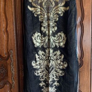 Long scarf or wrap